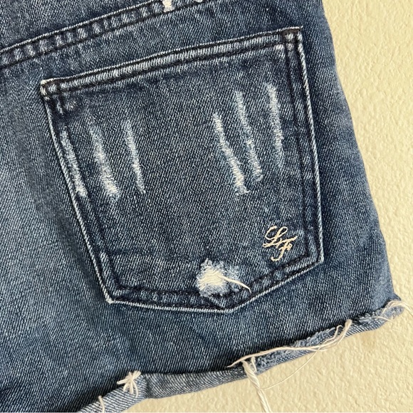 Lovers + Friends Jack High Rise Denim Shorts with Distressing. Size 24 - Picture 5 of 6